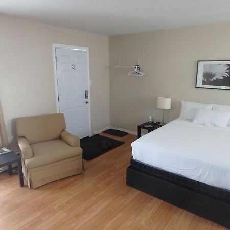 Wheel Inn Motel New Liskeard Esterno foto