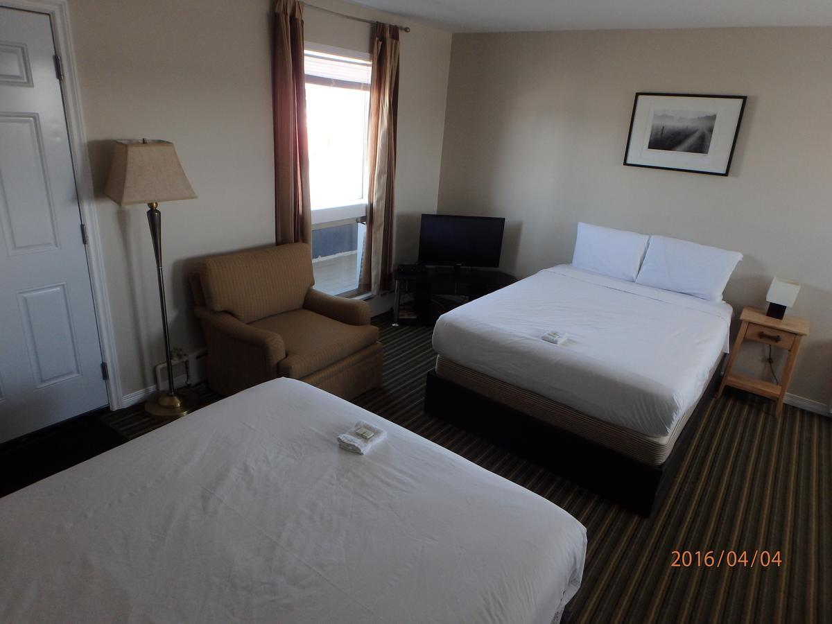 Wheel Inn Motel New Liskeard Esterno foto