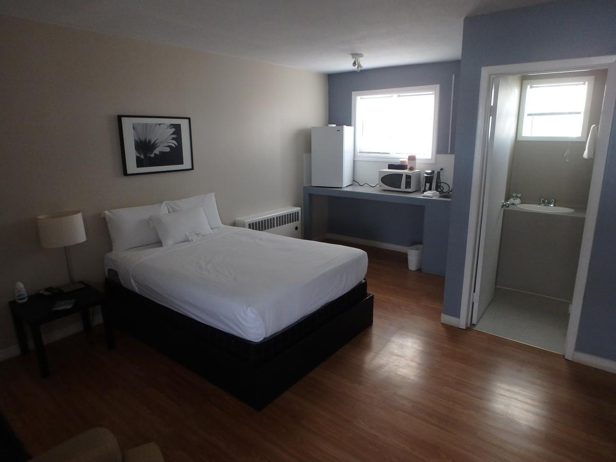 Wheel Inn Motel New Liskeard Esterno foto