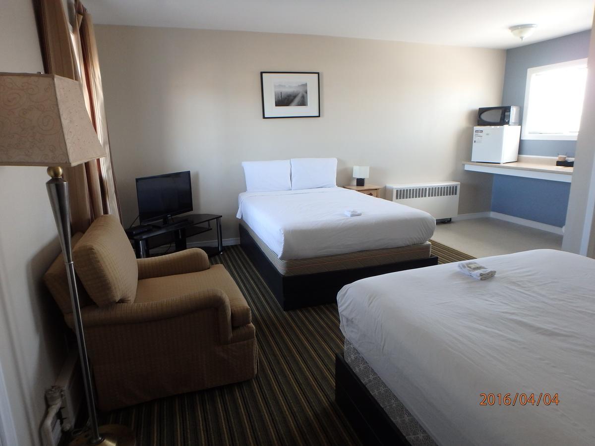 Wheel Inn Motel New Liskeard Esterno foto