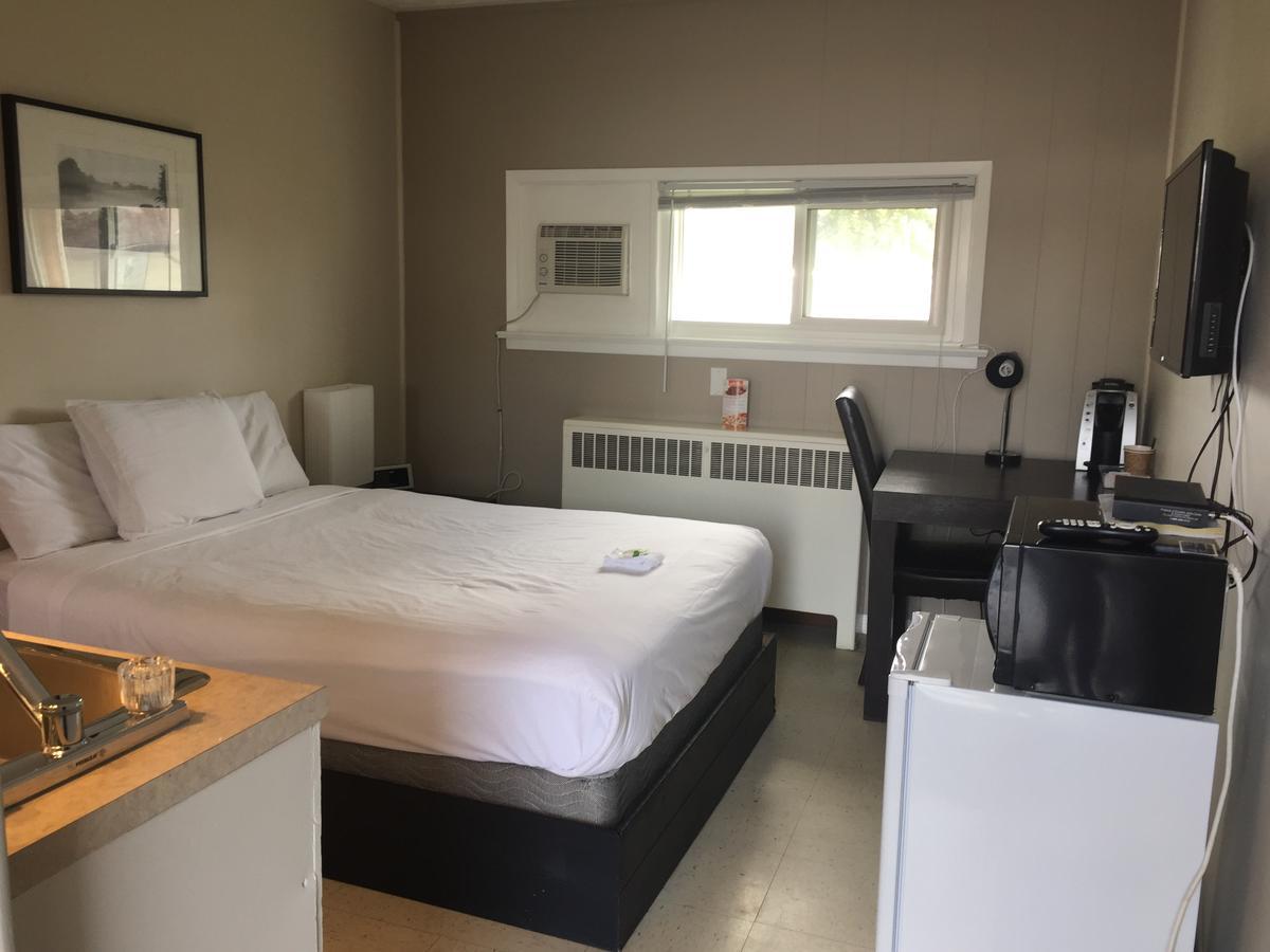 Wheel Inn Motel New Liskeard Esterno foto
