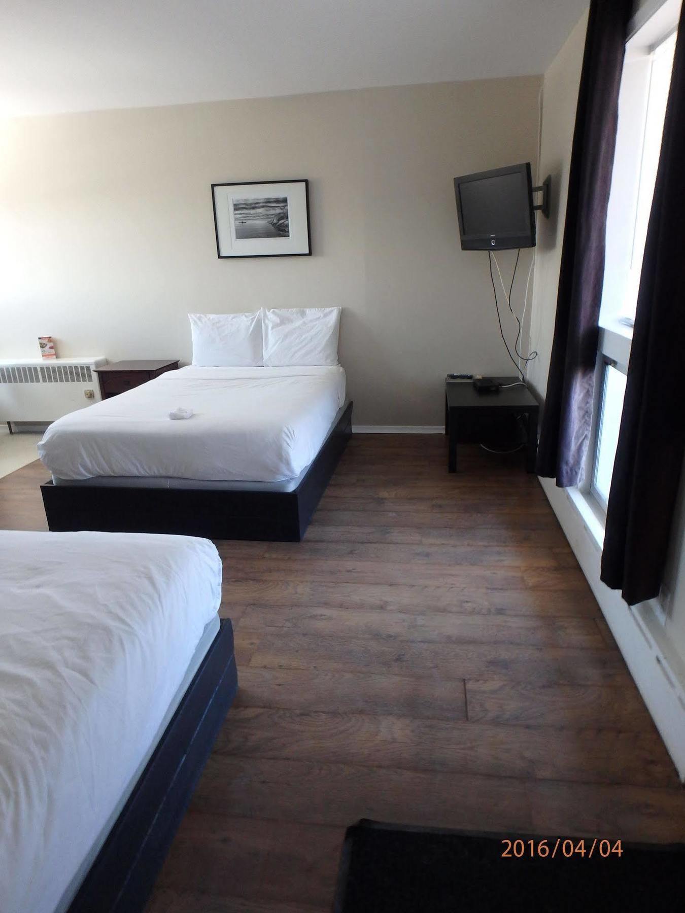 Wheel Inn Motel New Liskeard Esterno foto