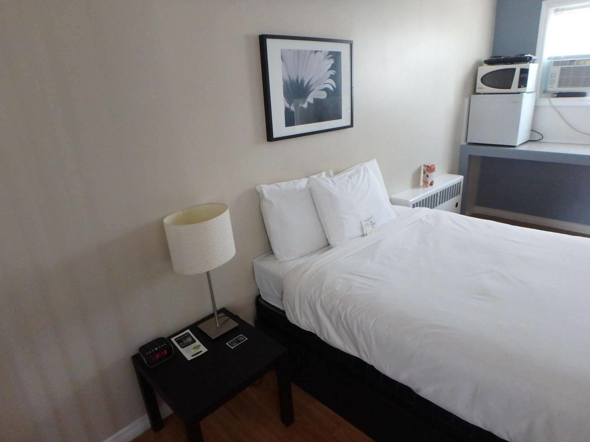 Wheel Inn Motel New Liskeard Esterno foto