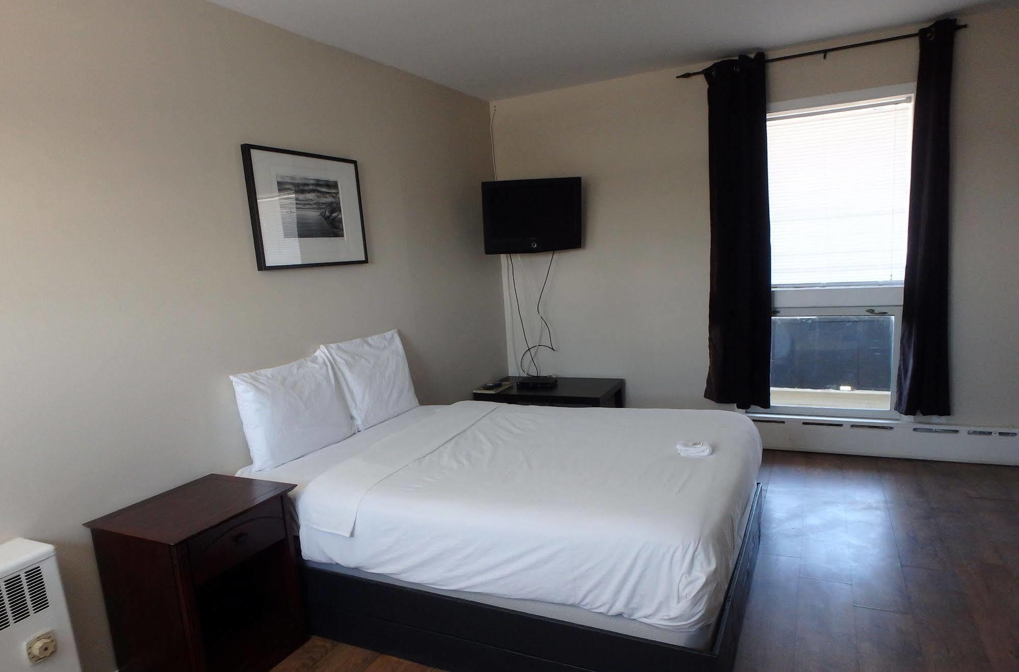 Wheel Inn Motel New Liskeard Esterno foto