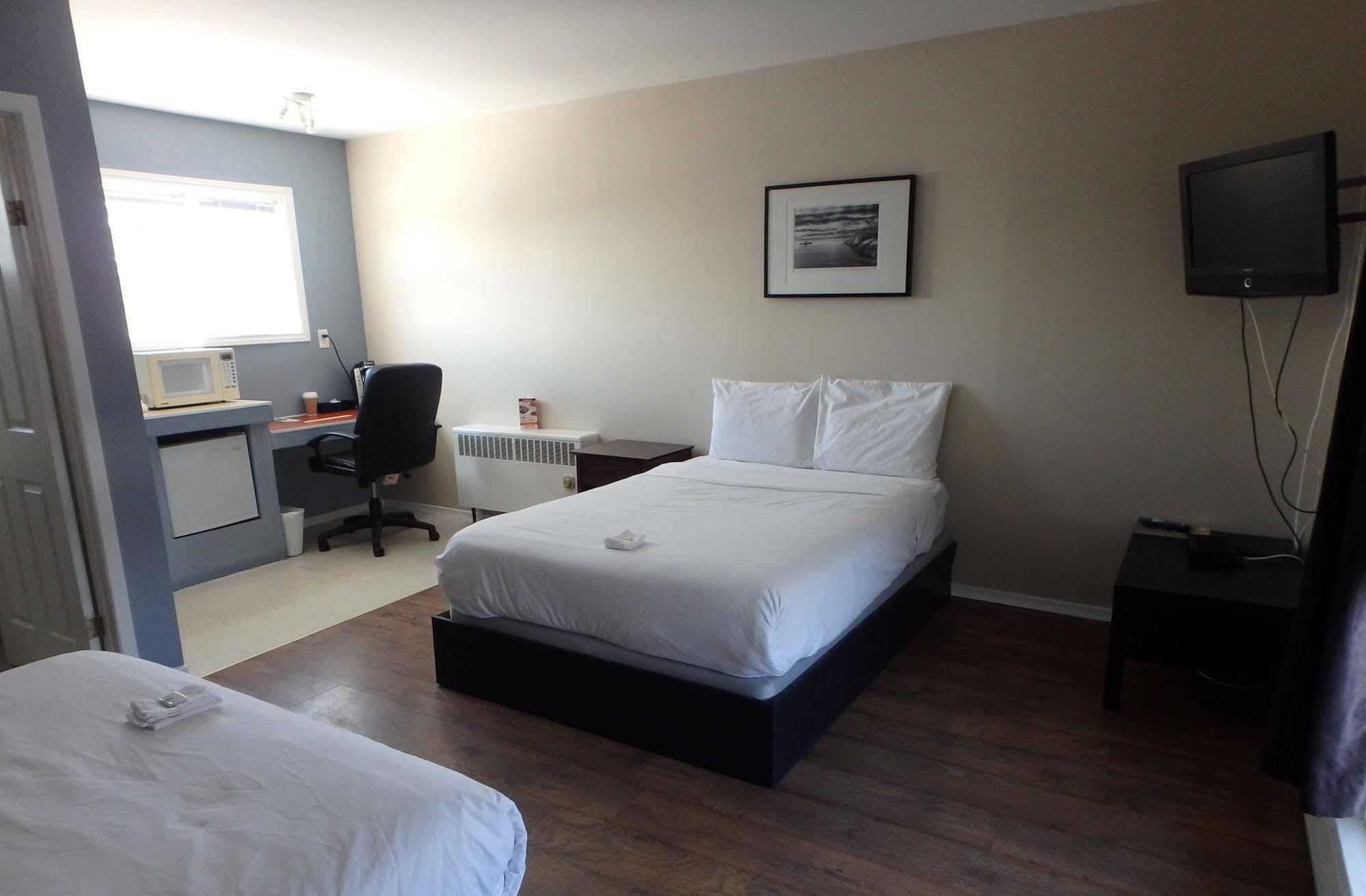 Wheel Inn Motel New Liskeard Esterno foto