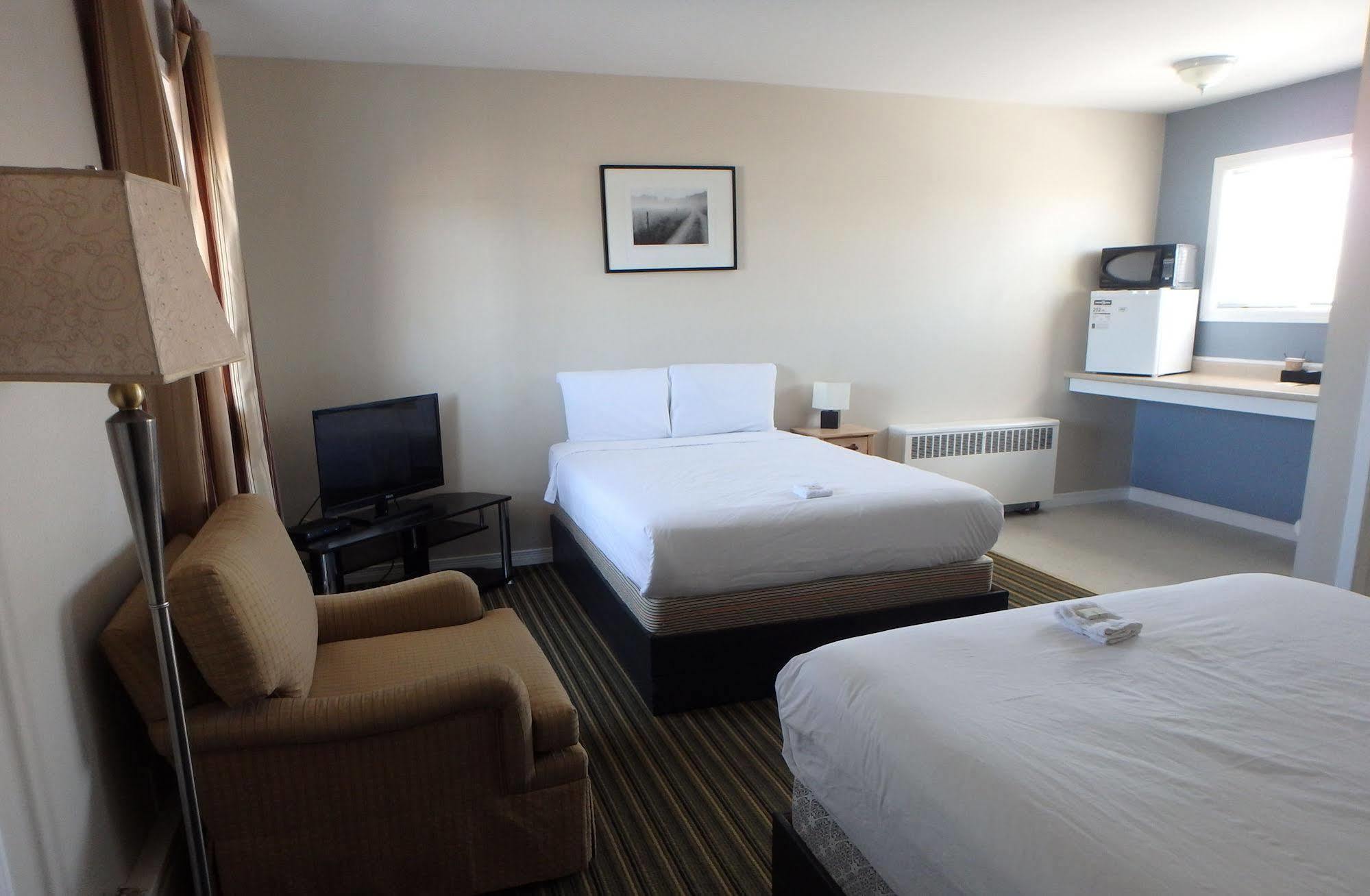 Wheel Inn Motel New Liskeard Esterno foto